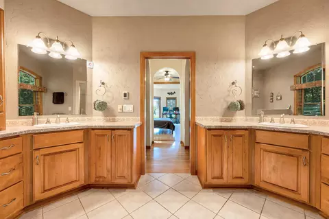 Bath - w3866 Lone Oak Drive, Appleton, WI 54913 photo 6 of 7