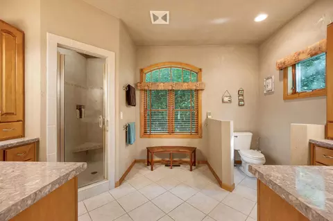 Bath - w3866 Lone Oak Drive, Appleton, WI 54913 photo 2 of 7