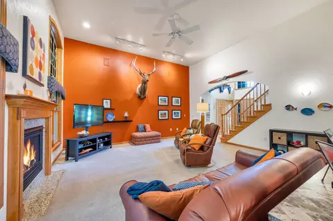 Living - w3866 Lone Oak Drive, Appleton, WI 54913 photo 3 of 4