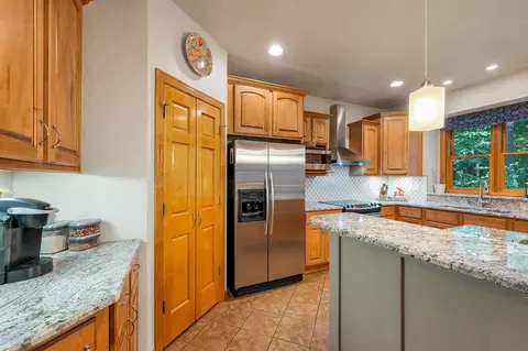 Kitchen - w3866 Lone Oak Drive, Appleton, WI 54913 photo 5 of 7