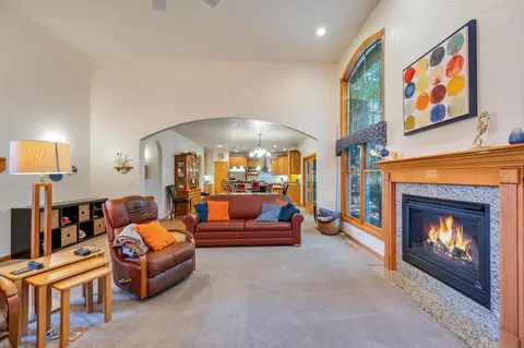 Living - w3866 Lone Oak Drive, Appleton, WI 54913 photo 2 of 4