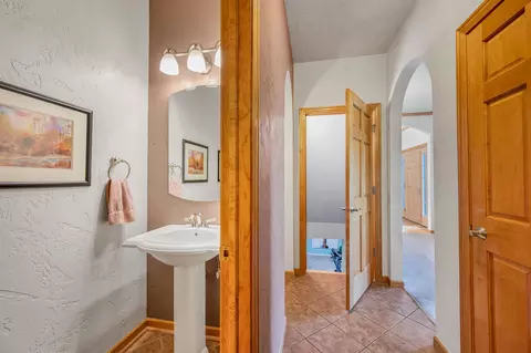 Entry Way - w3866 Lone Oak Drive, Appleton, WI 54913 photo 11 of 17