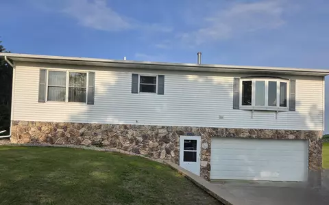 8519 Pigeon Lake Rd, Valders, WI 54245