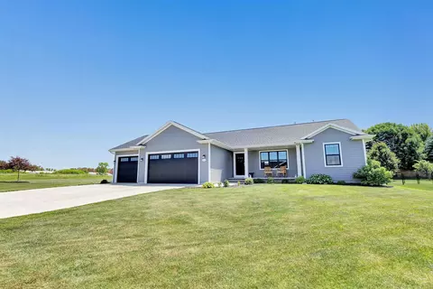 Exterior - 582 Clay St, Wrightstown, WI 54180 photo 7 of 10