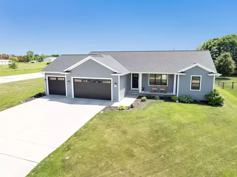 Exterior - 582 Clay St, Wrightstown, WI 54180 photo 8 of 10