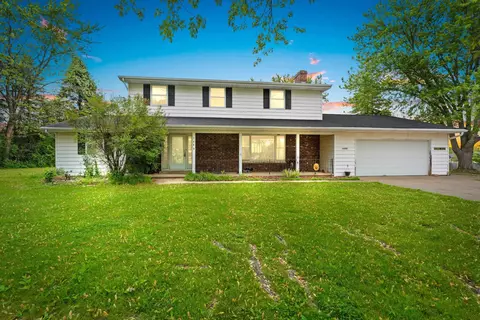 1490 Fernando Dr, Ashwaubenon, WI 54115
