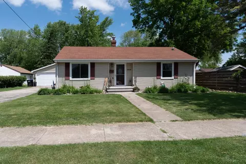 1918 E Pauline St, Appleton, WI 54911 photo 2