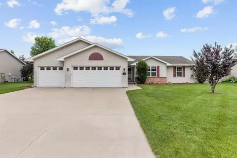 2306 Olde Country Cir, Kaukauna, WI 54130
