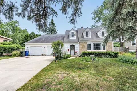 702 N Webster Ave, De Pere, WI 54115
