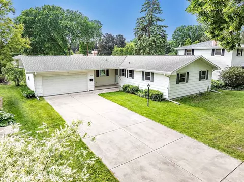 714 St Jude St, Green Bay, WI 54303