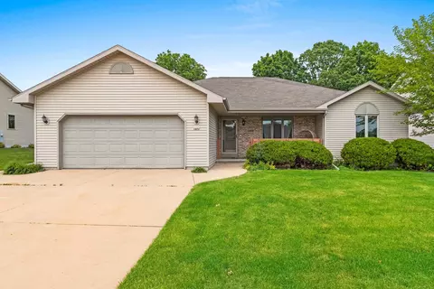 2480 Springmill Dr, Oshkosh, WI 54904