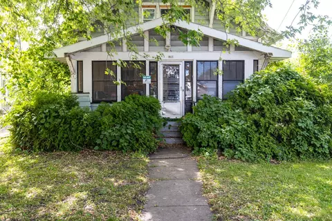 863 Jackson St, Oshkosh, WI 54901
