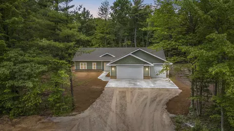 W1407 Rolling Hills Lane, Marinette, WI 54143