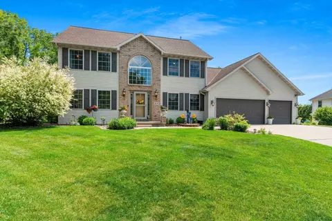 2634 Heartland Ter, Green Bay, WI 54313