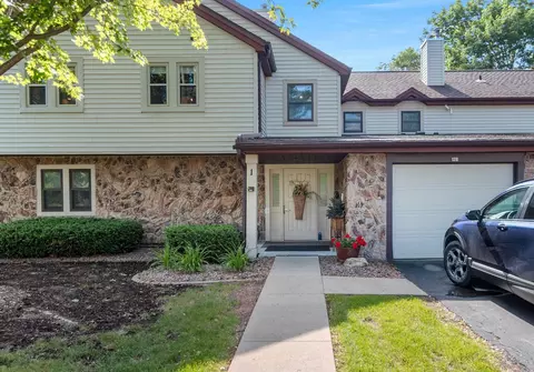 1820 Ridgeway Dr #12A, De Pere, WI 54115