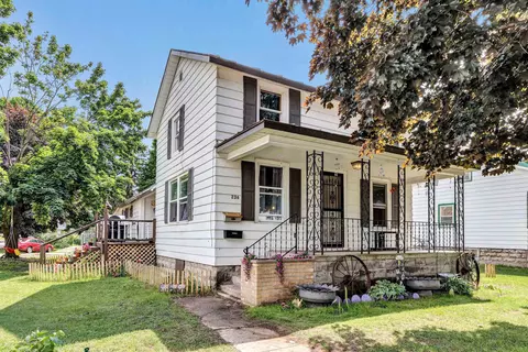 236 Center St, Oconto, WI 54153