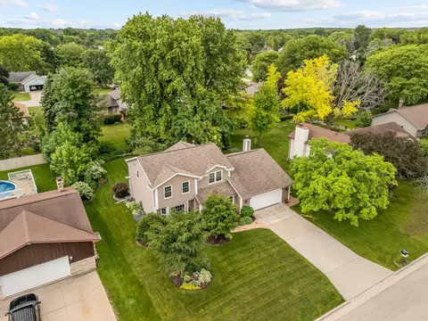 2939 W Roselawn Dr, Appleton, WI 54914 photo 3