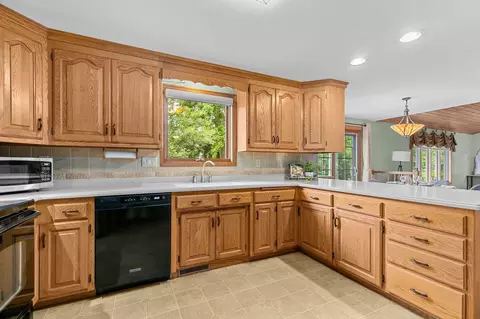 2939 W Roselawn Dr, Appleton, WI 54914 photo 4