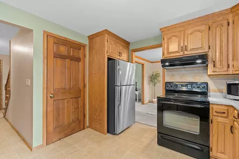 2939 W Roselawn Dr, Appleton, WI 54914 photo 6