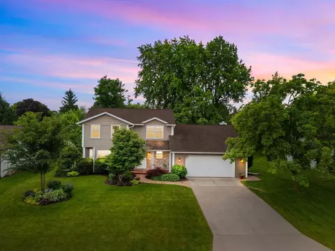 2939 W Roselawn Dr, Appleton, WI 54914