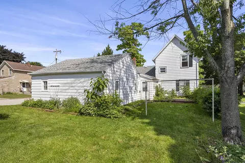 Exterior - 631 Main St, Wrightstown, WI 54180 photo 3 of 3
