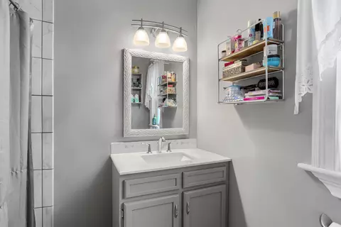 Bath - 902 E Fremont St, Appleton, WI 54915 photo 1 of 1