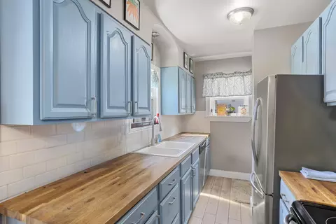 Kitchen - 902 E Fremont St, Appleton, WI 54915 photo 1 of 3