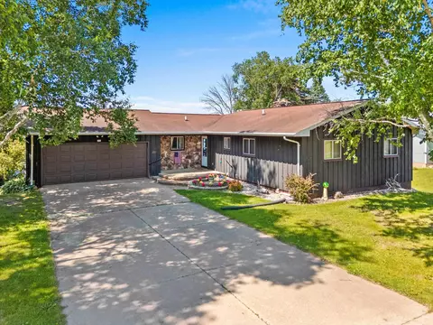 237 Park Ln, Clintonville, WI 54929