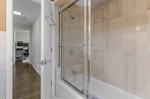 Bath - 1824 W Reid Dr, Appleton, WI 54914 photo 7 of 8