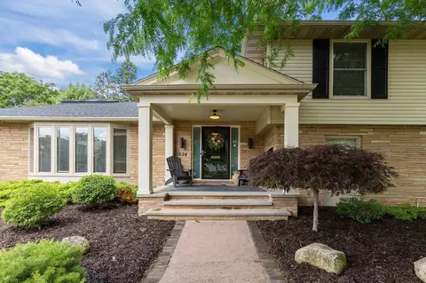 Exterior - 1824 W Reid Dr, Appleton, WI 54914 photo 2 of 12