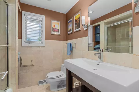 Bath - 1824 W Reid Dr, Appleton, WI 54914 photo 6 of 8