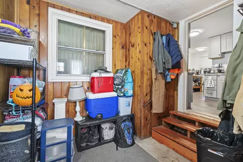 Entry Way - 1329 Central St, Oshkosh, WI 54901 photo 1 of 1