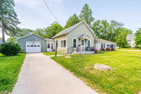 1329 Central St, Oshkosh, WI 54901