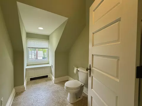Bath - 195 E Park Ave, Berlin, WI 54923 photo 7 of 10