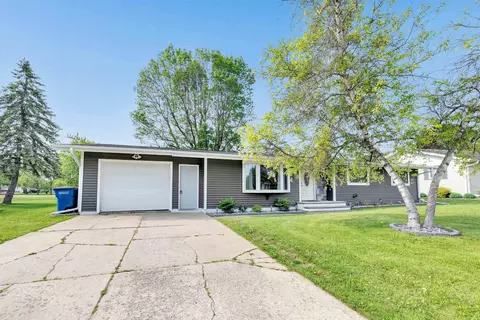 448 Park St, Pulaski, WI 54162