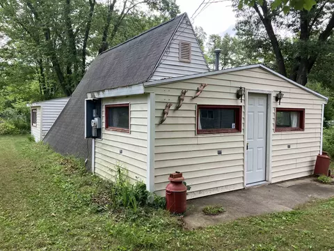 n1034 Chalet Drive, Waupaca, WI 54981