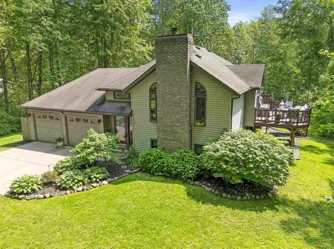 2360 Woodington Way, Suamico, WI 54173