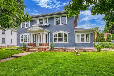 814 E Irving Ave, Oshkosh, WI 54901