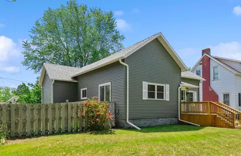 1323 Carney Blvd, Marinette, WI 54143