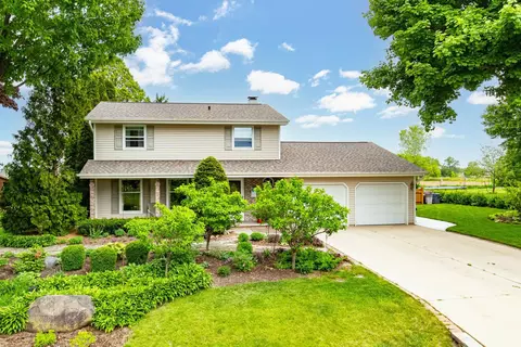 5776 St Ives Rd, Oshkosh, WI 54904