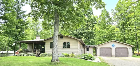 n9297 Norway Lake Road, Felch, MI 49831