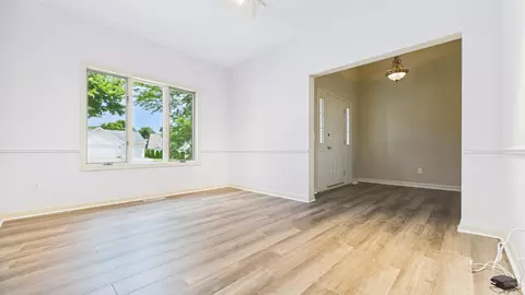 Living - 3119 N Division St, Appleton, WI 54911 photo 4 of 5