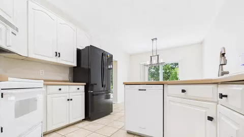 Kitchen - 3119 N Division St, Appleton, WI 54911 photo 2 of 2