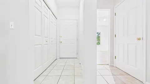 Entry Way - 3119 N Division St, Appleton, WI 54911 photo 3 of 6