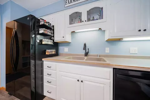 Kitchen - 531 E Taft Ave, Appleton, WI 54915 photo 2 of 5