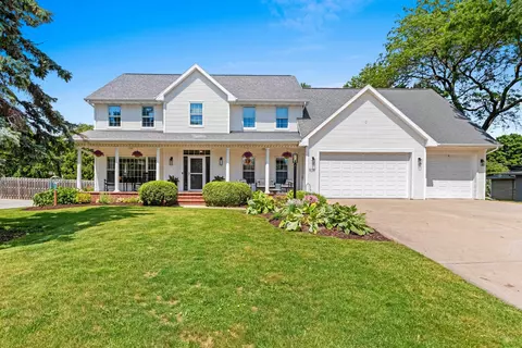 528 St Francis Dr, Green Bay, WI 54301