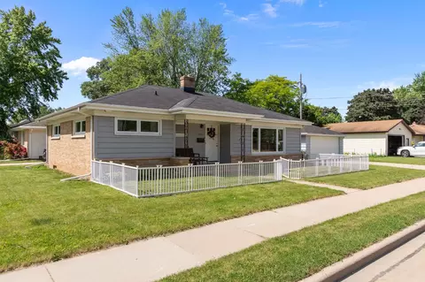 2015 E College Ave, Appleton, WI 54915