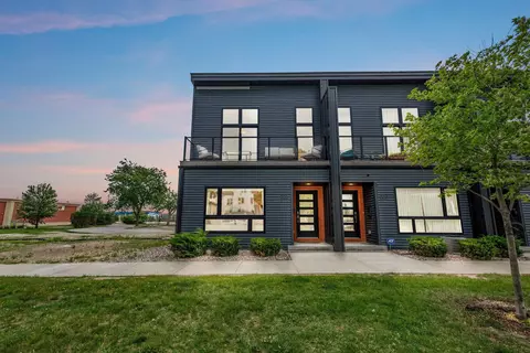 222 N Van Buren St, Green Bay, WI 54301