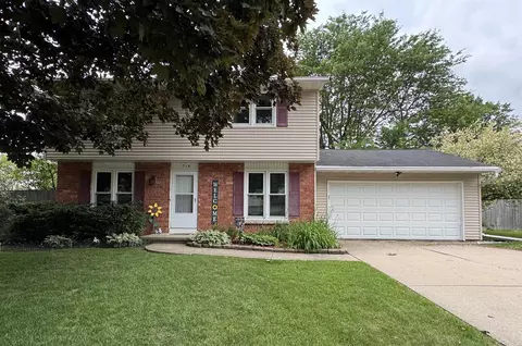 718 Heyden Ln, Green Bay, WI 54301