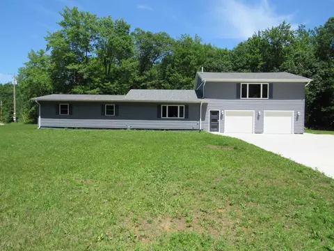 n1476 River Drive, Menominee, MI 49858